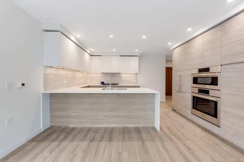 703 660 QUAYSIDE DRIVE - photo 2 of 40