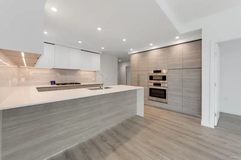 703 660 QUAYSIDE DRIVE - photo 3 of 40