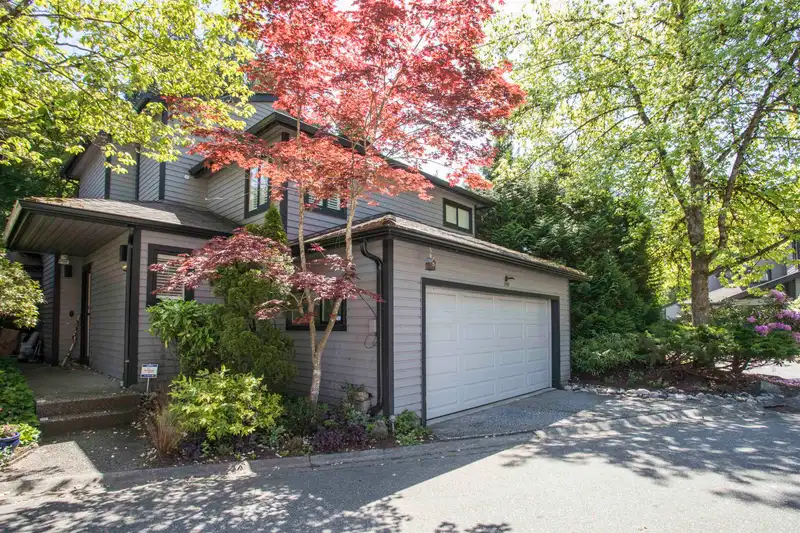 1989 CEDAR VILLAGE CRESCENT - photo 1 of 35