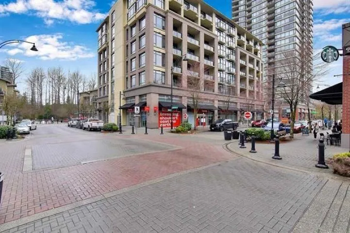 613 121 BREW STREET - photo 1 of 25