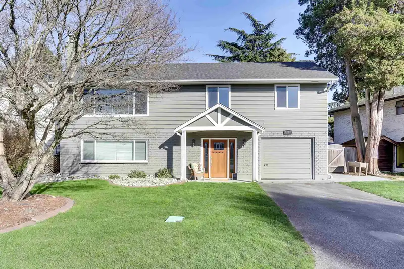 8271 ROSEHILL DRIVE - photo 3 of 35