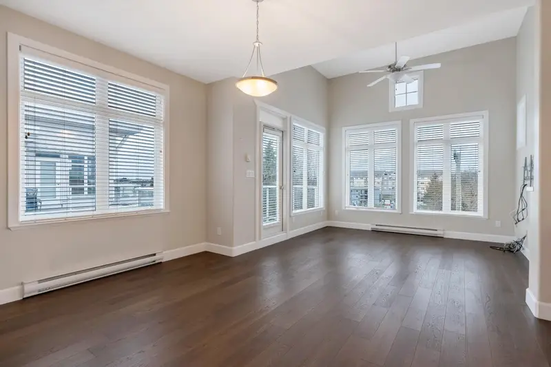 417 4280 MONCTON STREET - photo 3 of 25