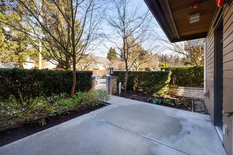 121 735 W 15TH STREET - photo 3 of 25