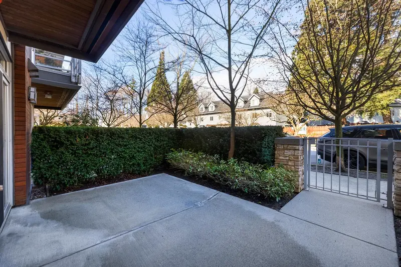 121 735 W 15TH STREET - photo 4 of 25