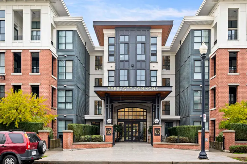 212 15137 33 AVENUE - photo 2 of 25