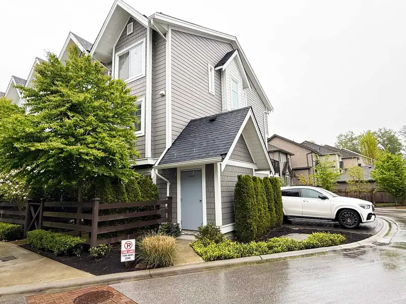 50 14541 WINTER CRESCENT - photo 3 of 40