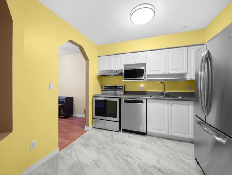 102 20727 DOUGLAS CRESCENT - photo 4 of 22