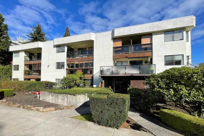 305 1526 GEORGE STREET - photo 1 of 38