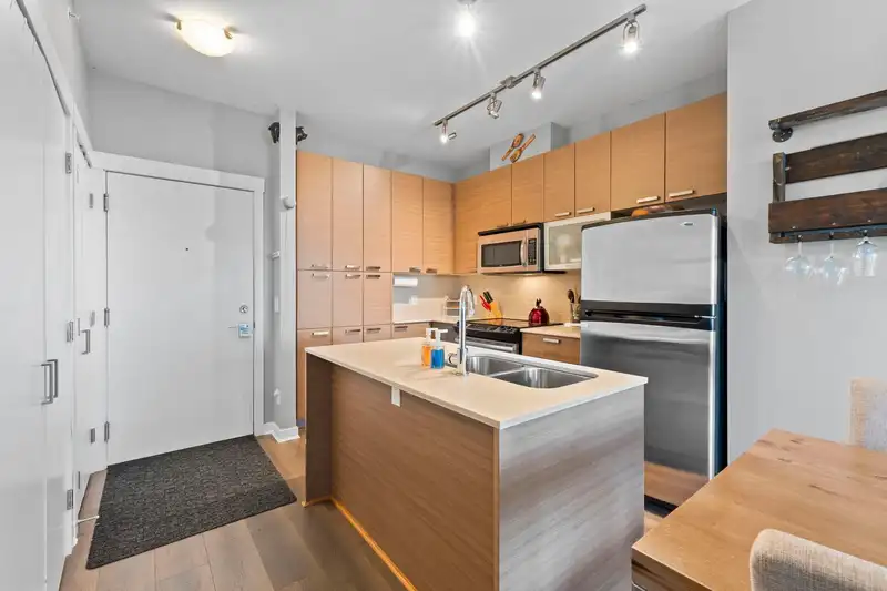 409 18818 68 AVENUE - photo 3 of 19