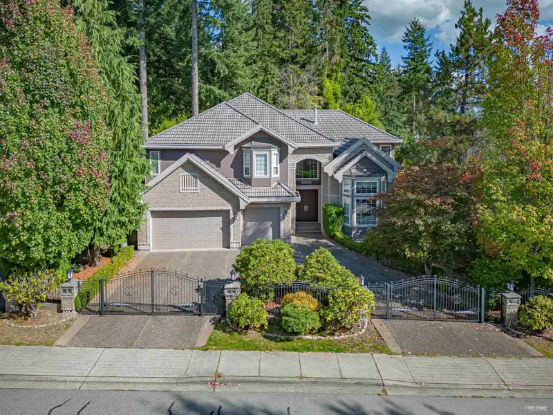 1729 HAMPTON DRIVE - photo 4 of 40