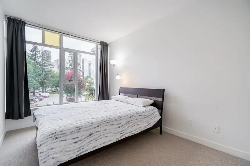310 6588 NELSON AVENUE - photo 2 of 8