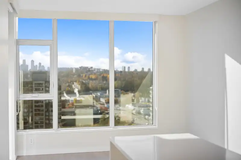 811 4168 LOUGHEED HIGHWAY - photo 2 of 15