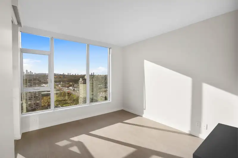 811 4168 LOUGHEED HIGHWAY - photo 4 of 15