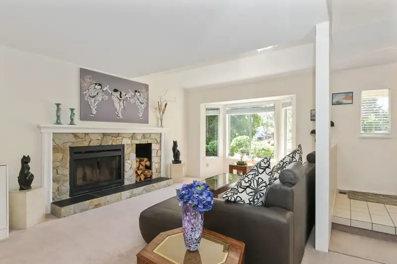15183 97B AVENUE - photo 3 of 29