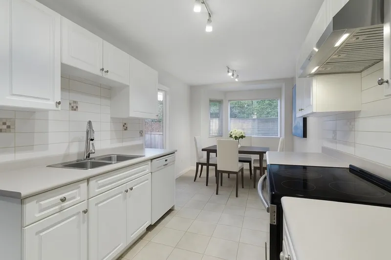 5 7901 13TH AVENUE - photo 3 of 20