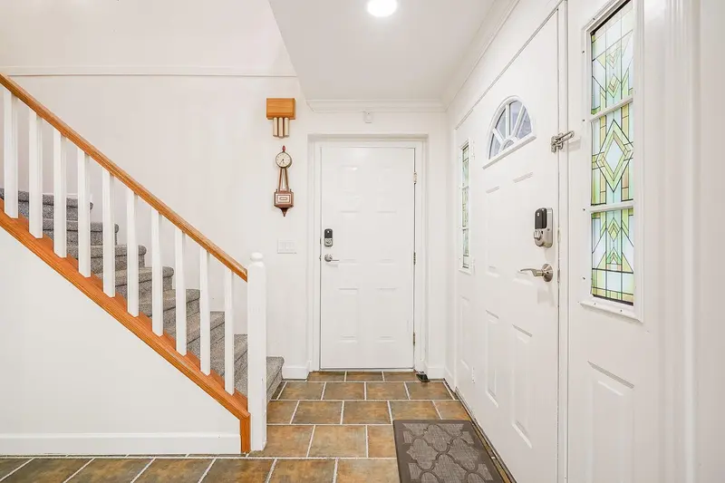 27 72 JAMIESON COURT - photo 3 of 25