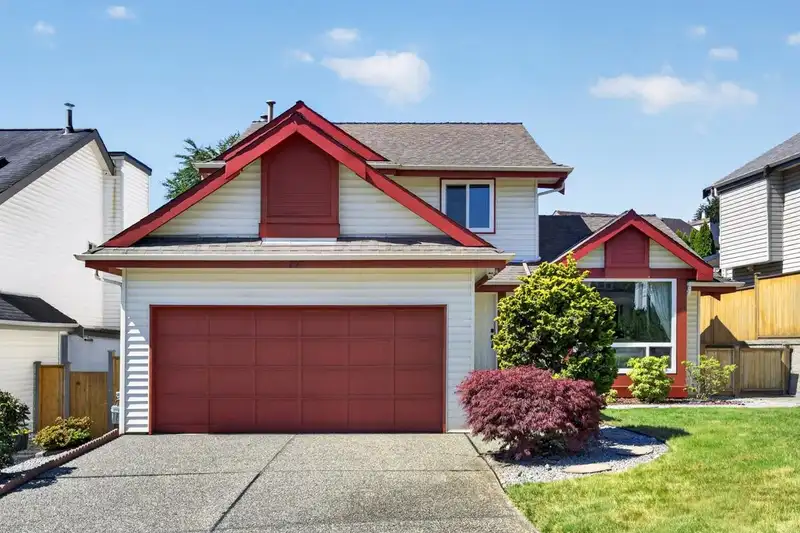 290 SANTIAGO STREET - photo 1 of 28