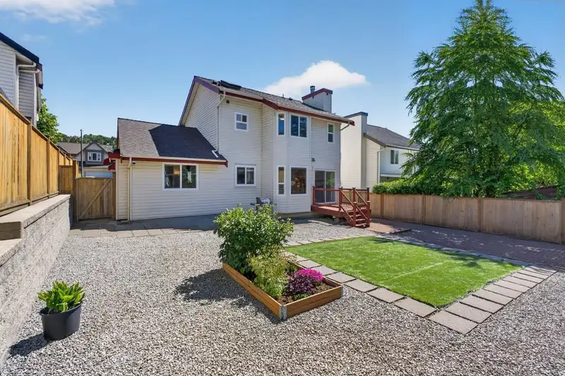 290 SANTIAGO STREET - photo 3 of 28