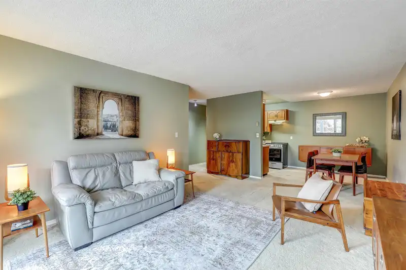 206 1473 BLACKWOOD STREET - photo 4 of 34