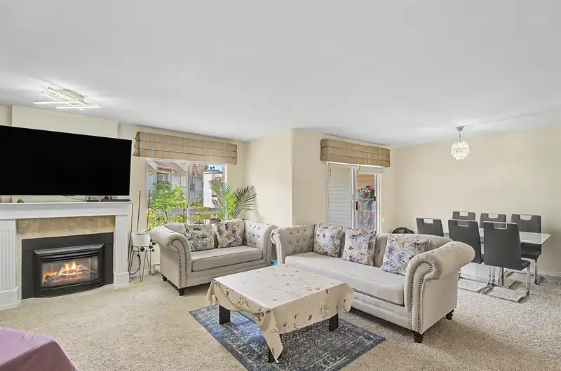 315 9299 121 STREET - photo 1 of 27