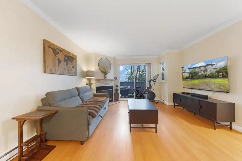 3058 SMITH AVENUE - photo 3 of 21