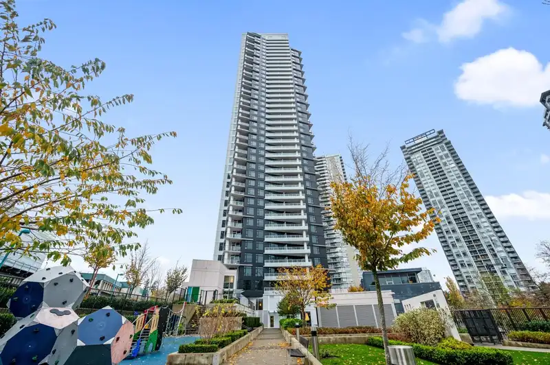 3506 9887 WHALLEY BOULEVARD - photo 1 of 14