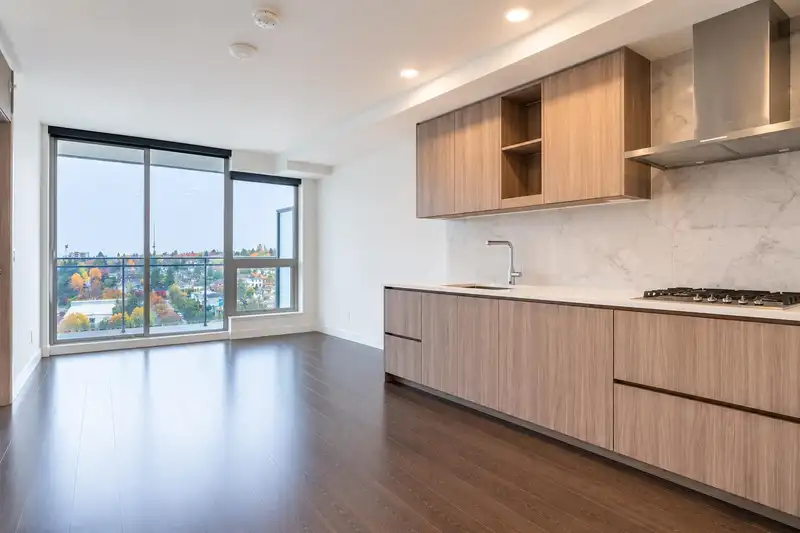 1606 455 SW MARINE DRIVE - photo 2 of 18