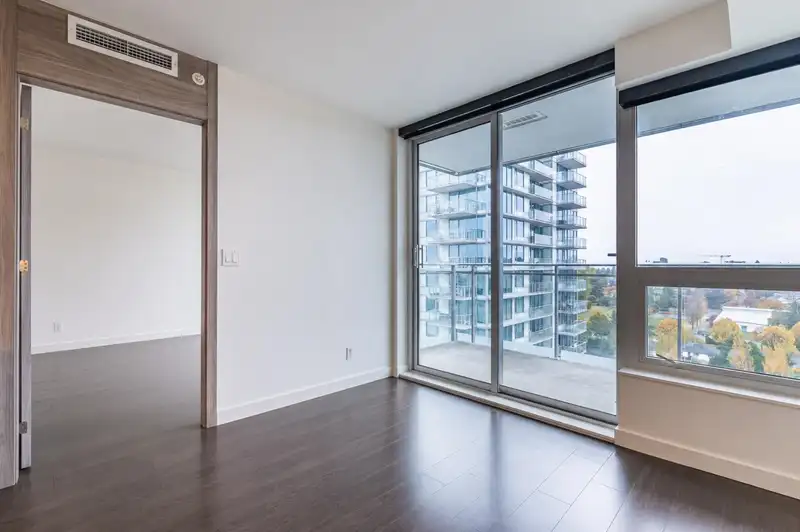 1606 455 SW MARINE DRIVE - photo 3 of 18
