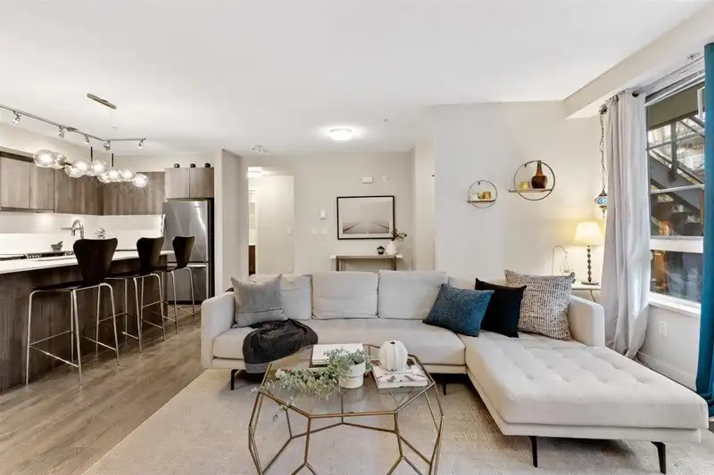 37 3728 THURSTON STREET - photo 2 of 27
