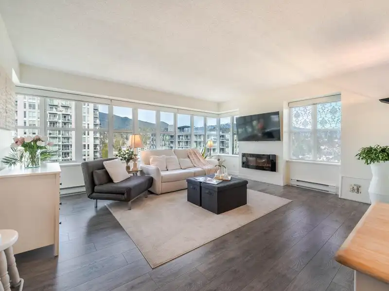 1502 1555 EASTERN AVENUE - photo 3 of 15