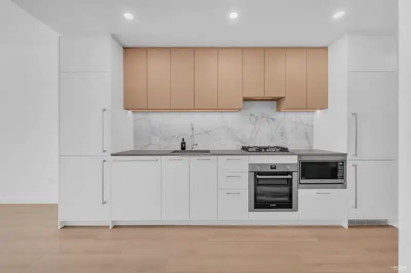 2307 6468 WILLINGDON AVENUE - photo 4 of 33