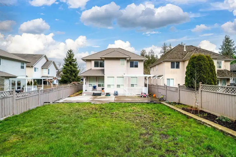 8425 170 STREET - photo 2 of 26