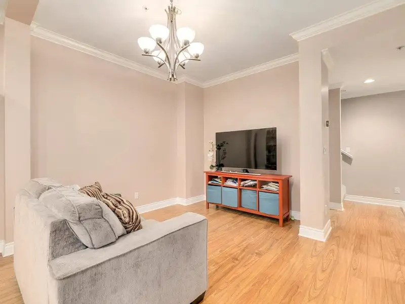 102 16655 64 AVENUE - photo 2 of 25