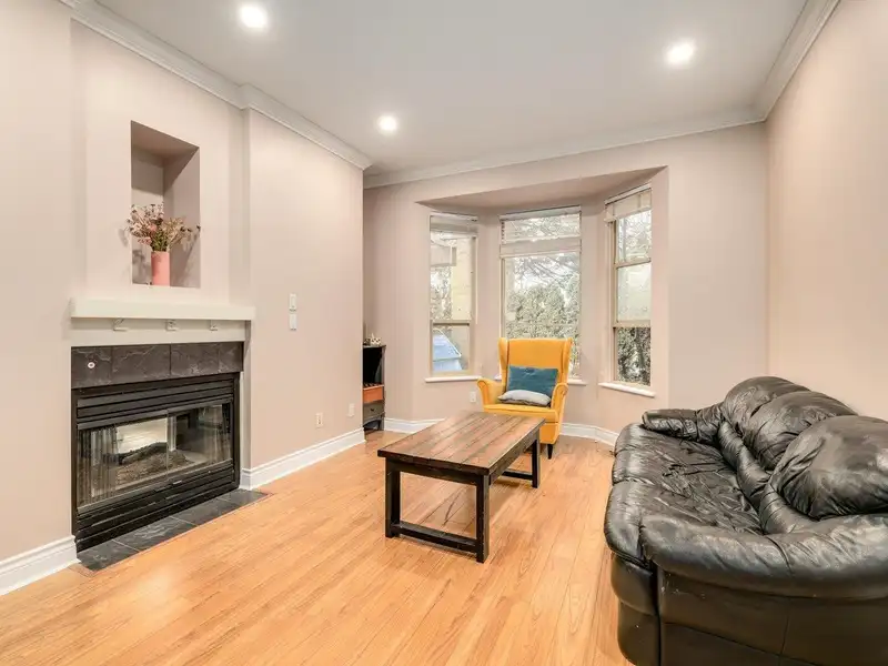 102 16655 64 AVENUE - photo 4 of 25