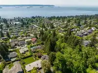 2440 QUEENS AVENUE - thumbnail 35