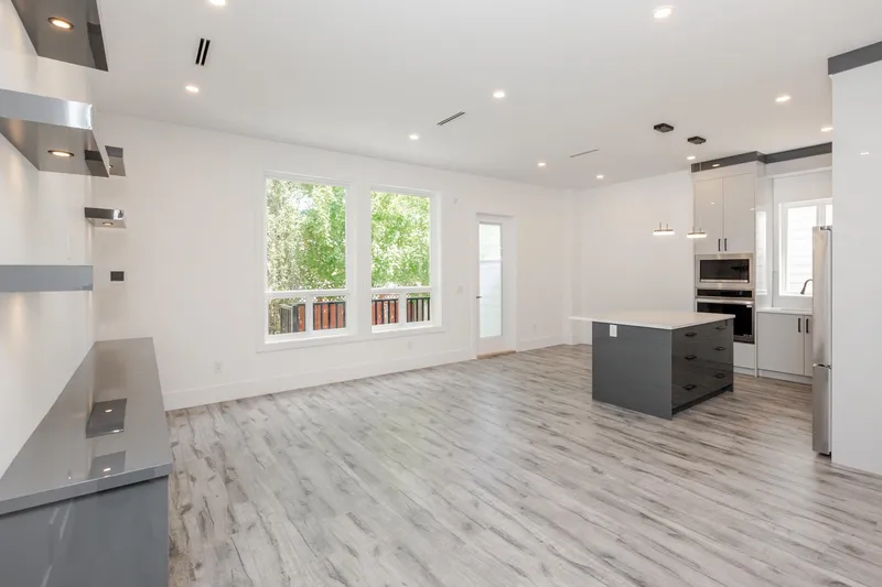 11729 85A AVENUE - photo 4 of 25