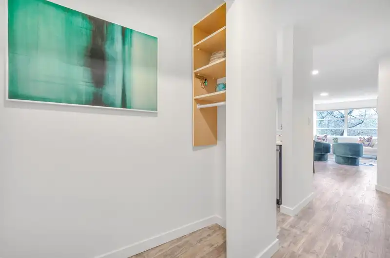 206 1399 BARCLAY STREET - photo 2 of 31