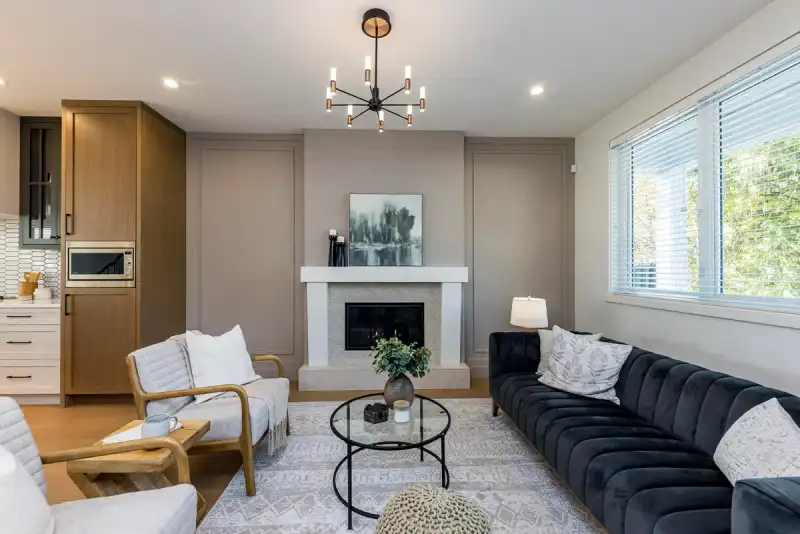 357 E 22ND STREET - photo 4 of 40