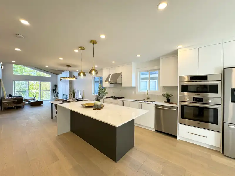 419 E 60TH AVENUE - photo 4 of 21