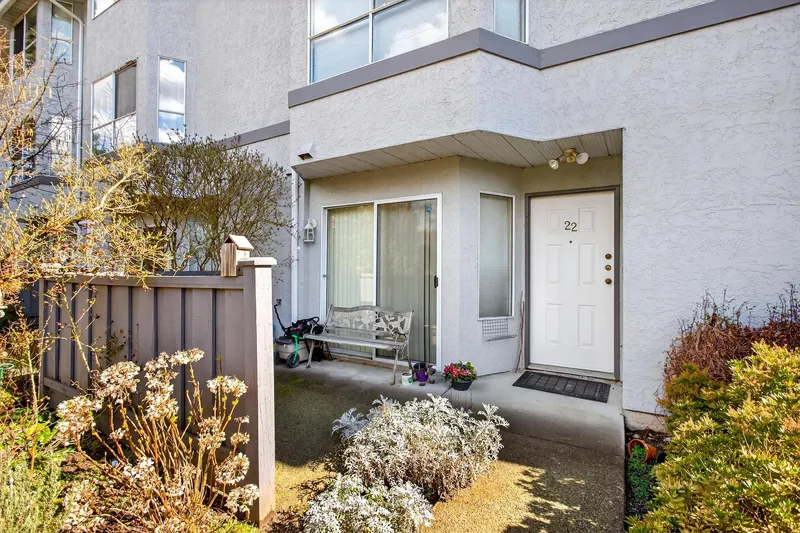 22 3476 COAST MERIDIAN ROAD - photo 3 of 25