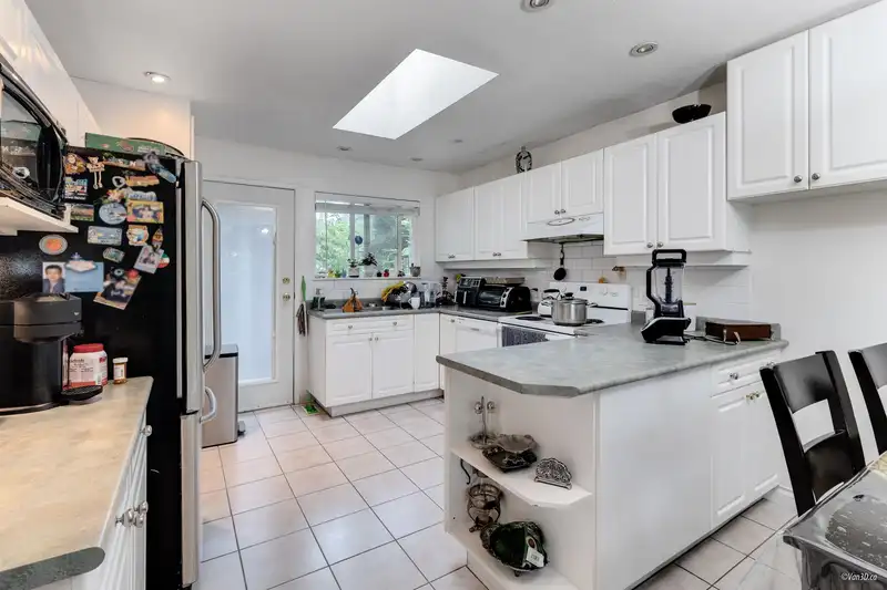 774 MILLER AVENUE - photo 2 of 25