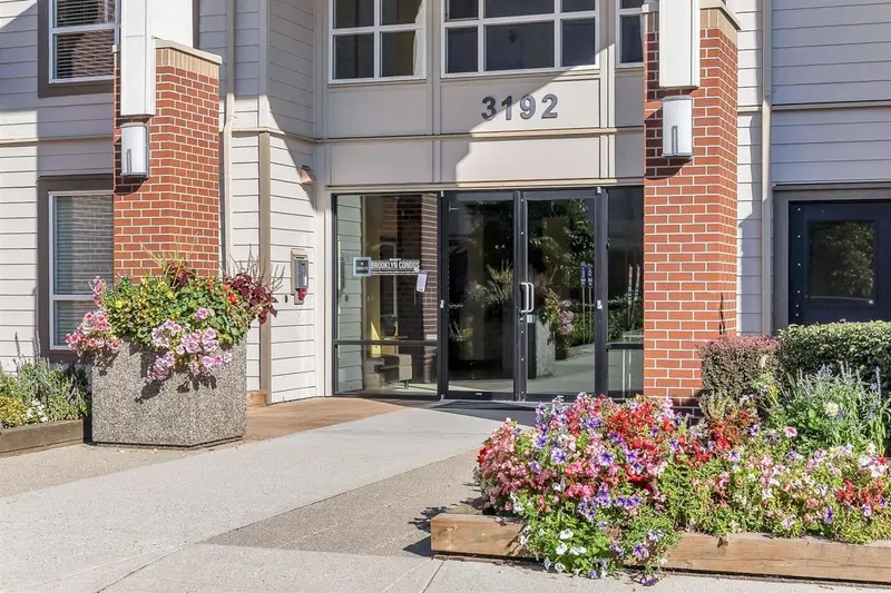 316 3192 GLADWIN ROAD - photo 3 of 19