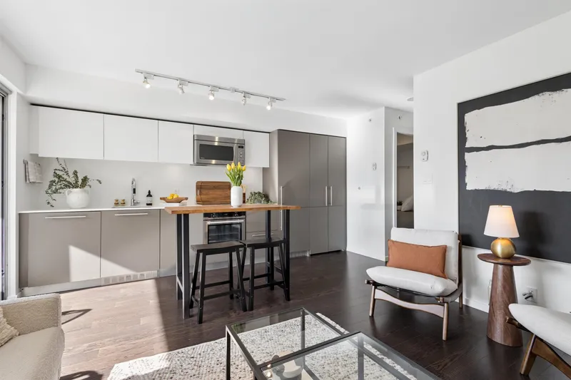 806 999 SEYMOUR STREET - photo 2 of 25