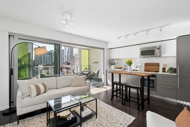 806 999 SEYMOUR STREET - photo 3 of 25