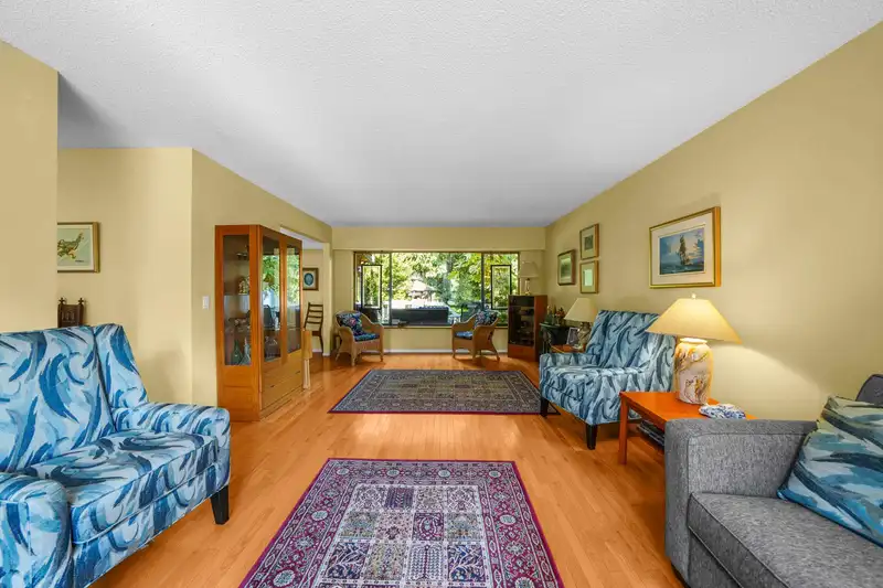 4891 6 AVENUE - photo 2 of 31