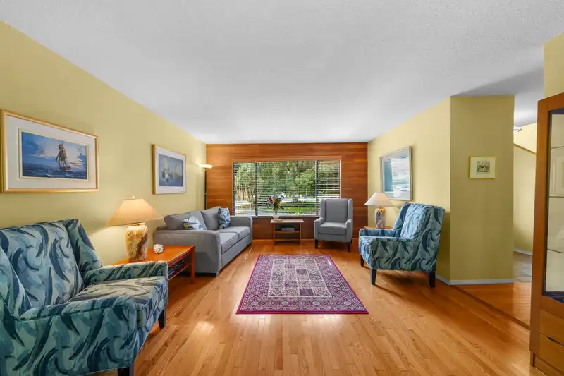 4891 6 AVENUE - photo 3 of 31