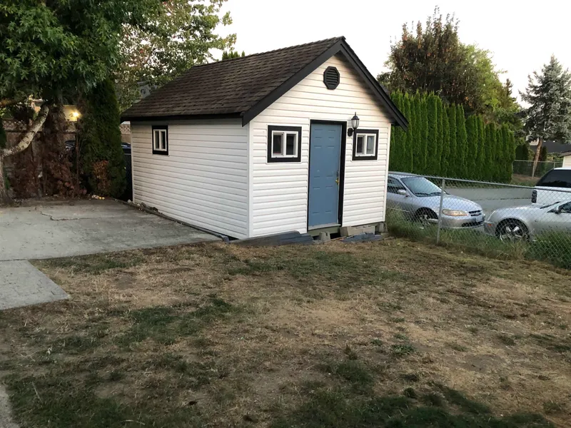 5662 184 STREET - photo 2 of 21