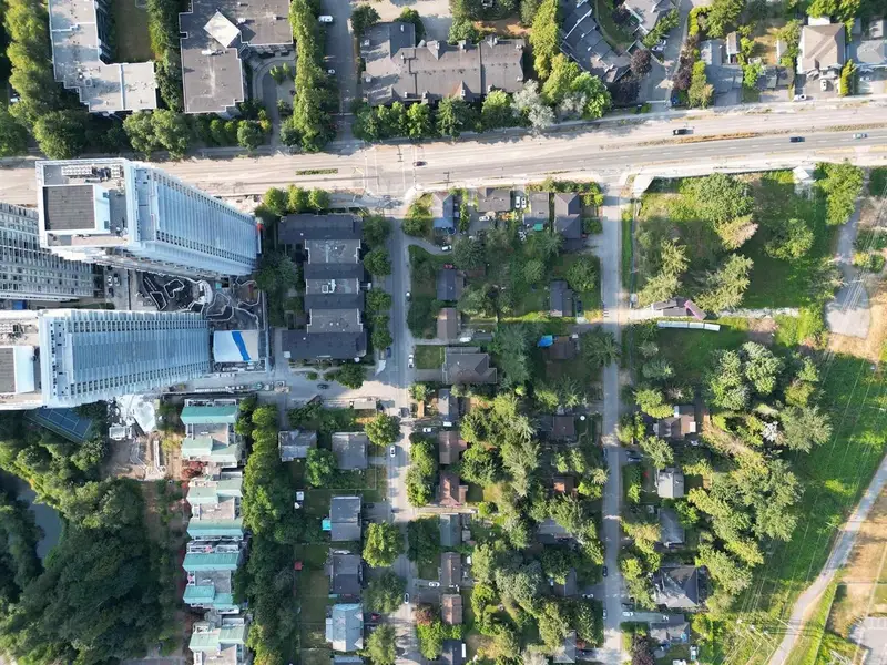 9964 138 STREET - photo 3 of 19