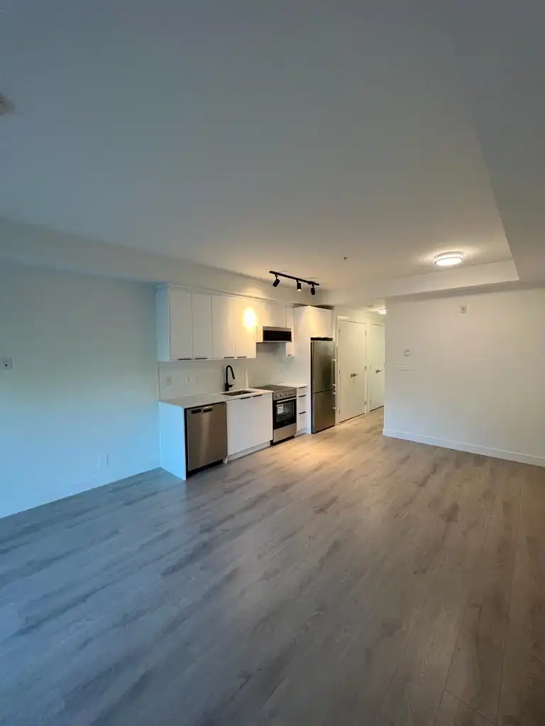 312 10616 132 STREET - photo 4 of 6