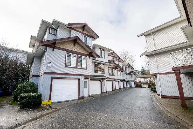 9 12070 76 AVENUE - photo 1 of 38